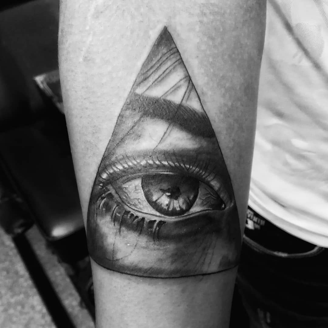 dannytattooerblackandgreymountainscenetattoocustomtattoocoverup realistictattoorealismrealistictattooartistblackandgreyrealism 1819tattoomountainscenetattoomountainlifetattooshoptattoosleeve